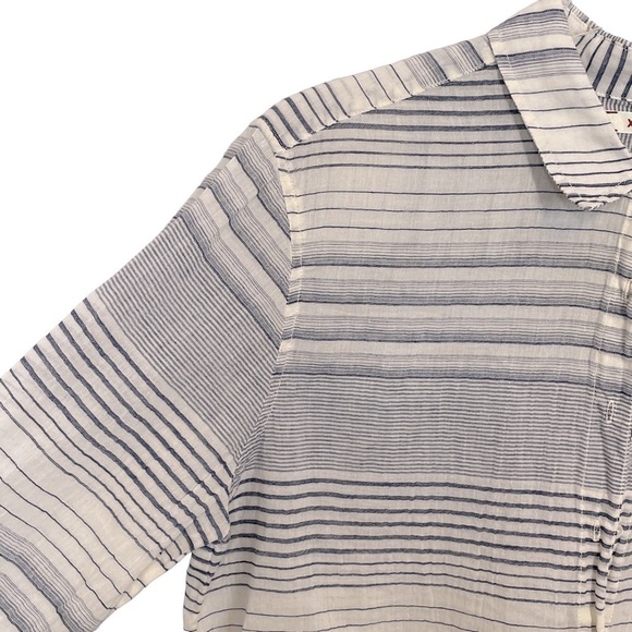 XiRENA Button Down High Low Hem Blue/White Shirt Sz S NWT - Picture 3 of 12